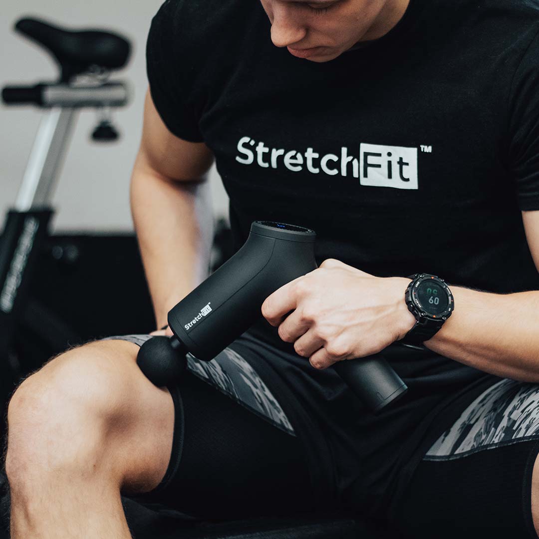Massagepistole_flexgun_lindert_Muskelschmerzen_nach_dem_Training
